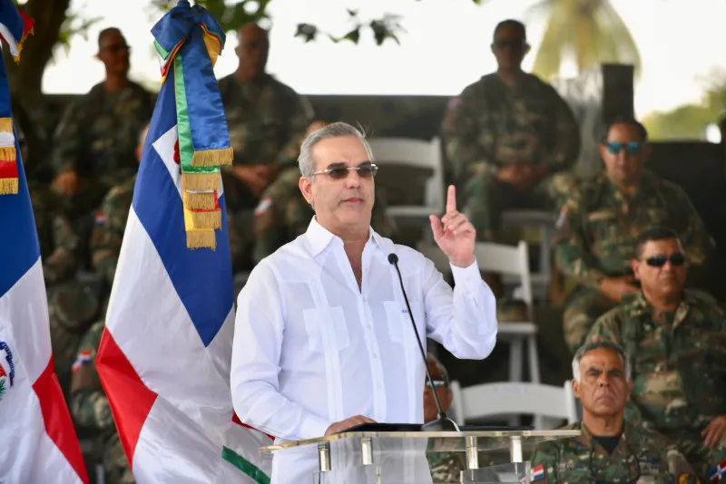 Presidente-Abinader-Corona