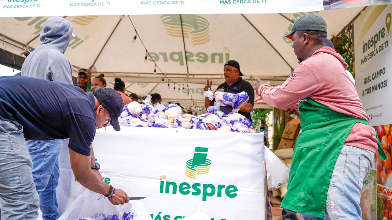 INESPRE-APOYA-FERIA-DEL-TOMATE-EN-AZUA-18