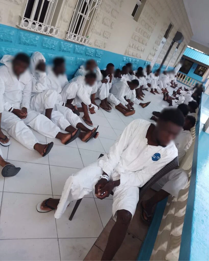 2728102f-fb0b-4f09-a1c0-73cfe5b2b74d-819x1024