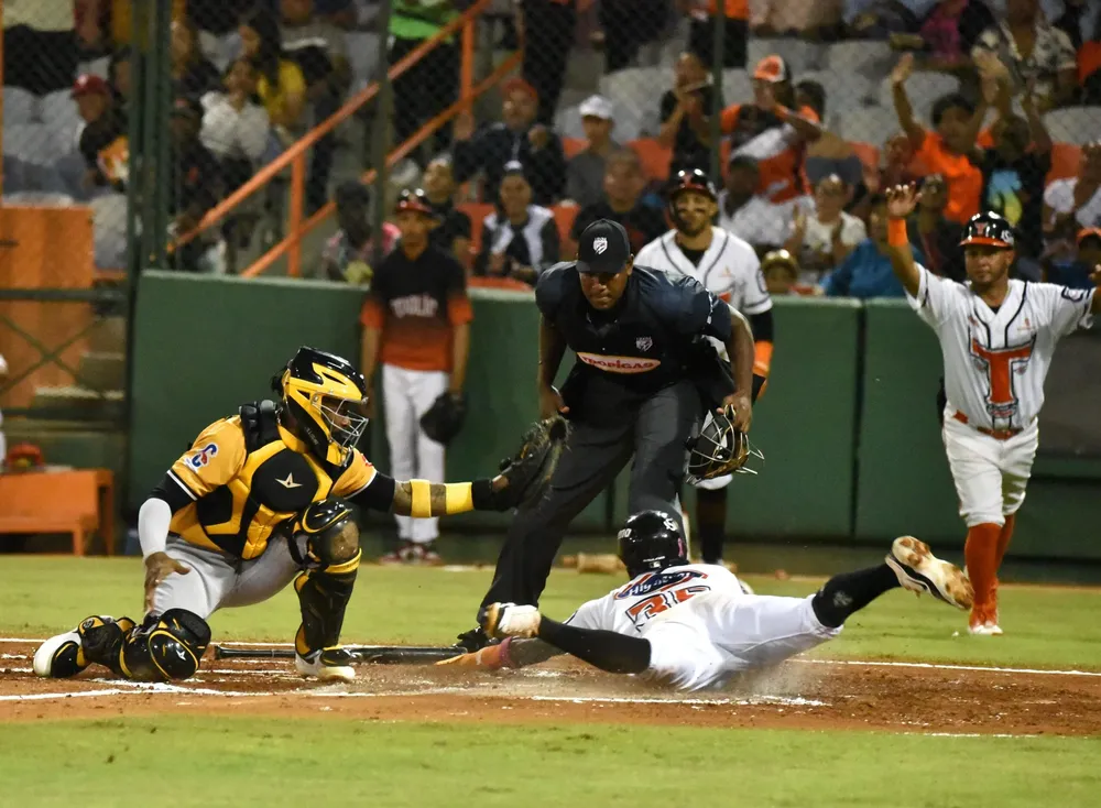 Aguilas-vs-Toros-28-Nov-scaled