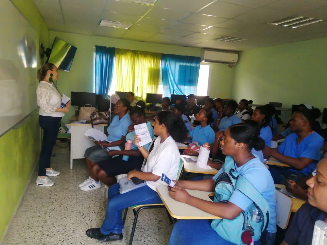 charla-a-estudiantes