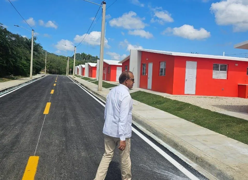 Abinader-inauguracion-957x694