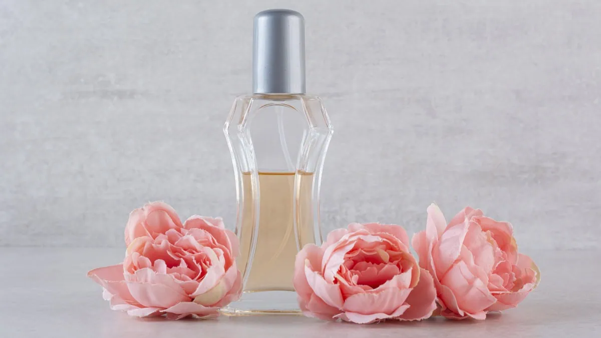 perfume-flores-portada-freepik-azerbaijan_stockers