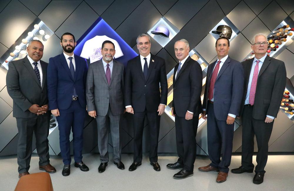 Presidente Abinader y MLB