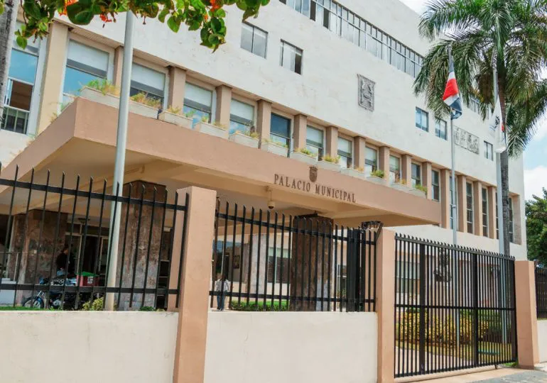 Ayuntamiento-del-Distrito-Nacional-realizara-honras-funebres-a-Fello-Suverbi-este-jueves-770x540