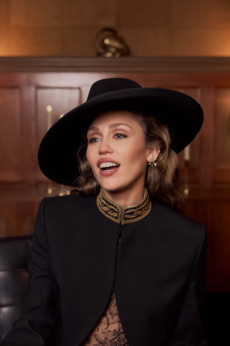 Apple_Music_Miley_Cyrus_3-786x1178