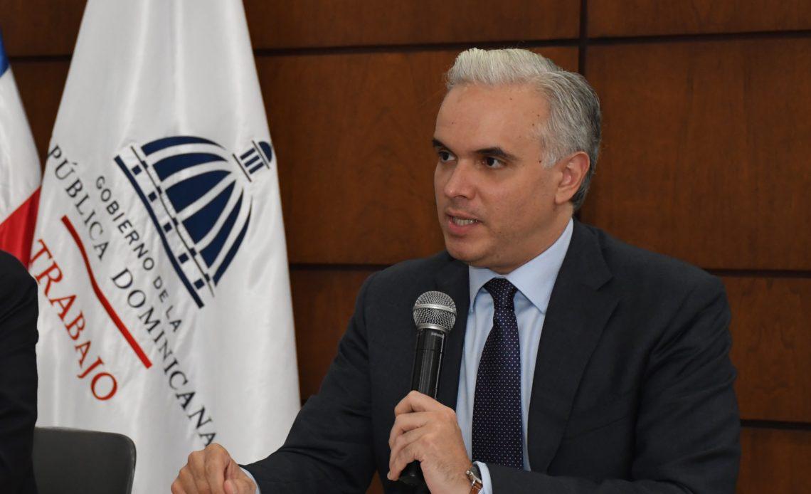 Ministro-de-Trabajo-Luis-Miguel-de-Camps.-1140x694