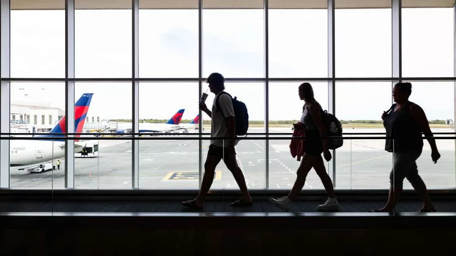 servicios-en-aeropuertos-son-los-mas-valorados-por-turistas-en-rd-focus-0-0-896-504-jpg