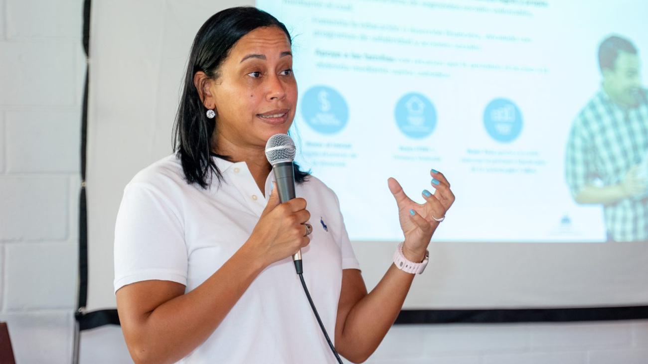 Encargada Capacitación Givelle de la Rosa