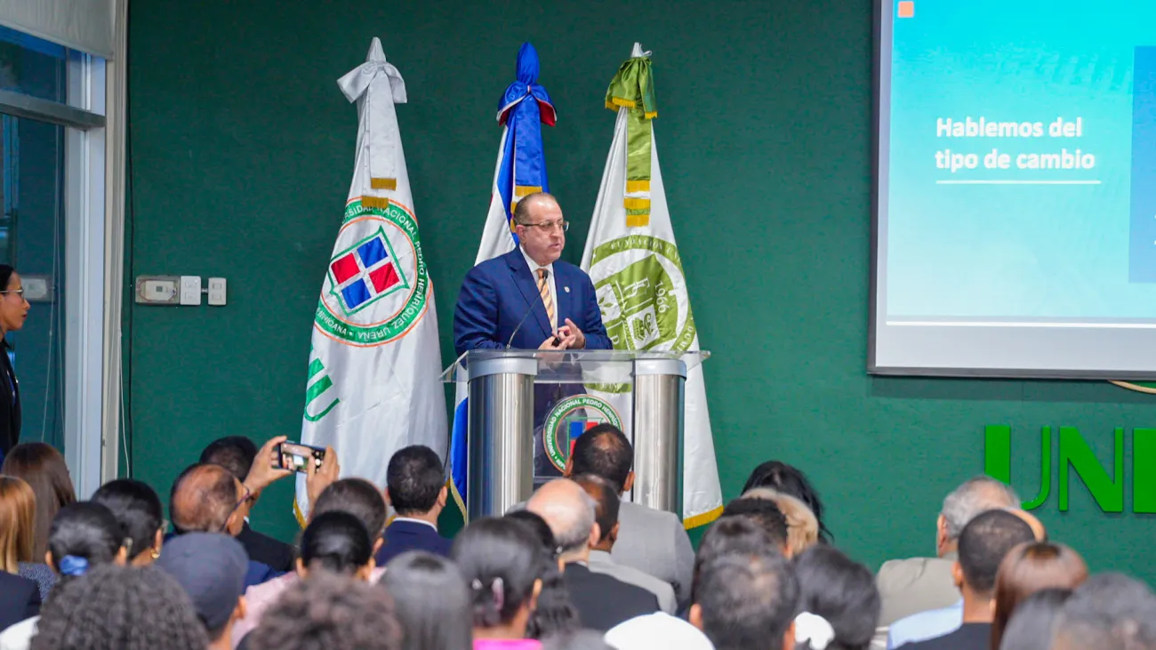 Magín Díaz, ministro de Hacienda y Economía.