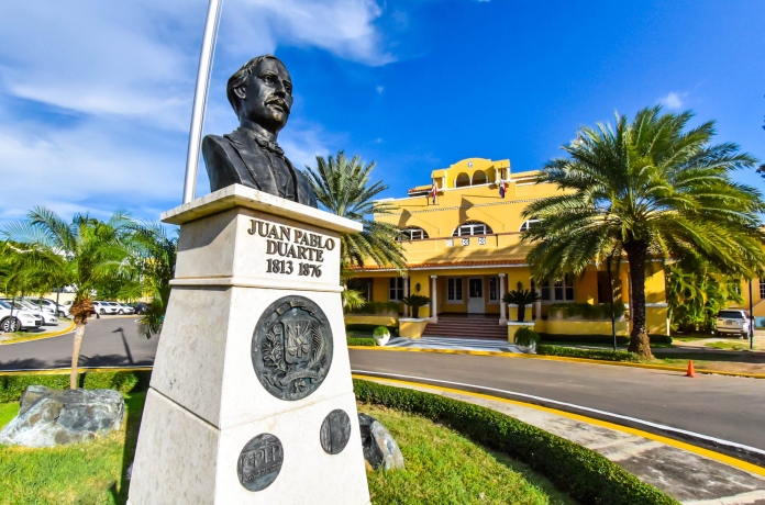 Ministerio_de_Relaciones_Exteriores_Republica_Dominicana-scaled