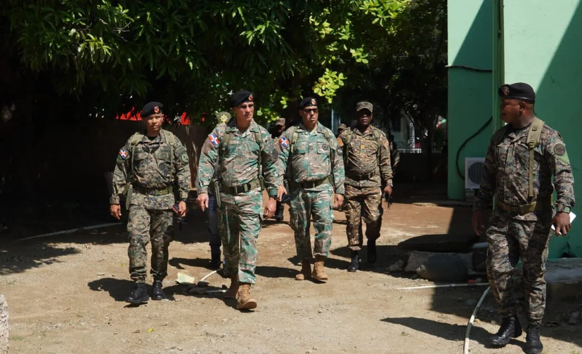 Comandante-general-del-Ejercito-Jorge-Ivan-Camino-Perez-1140x694