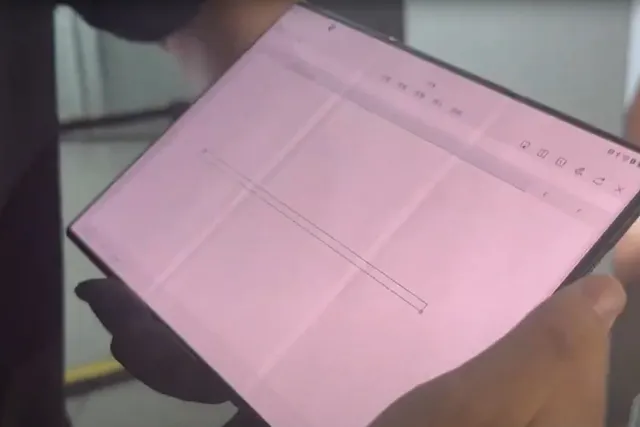 Huawei_Mate_XT_hands_on_hed