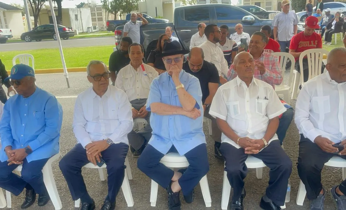 Hipolito-MEjia-1140x694 (1)