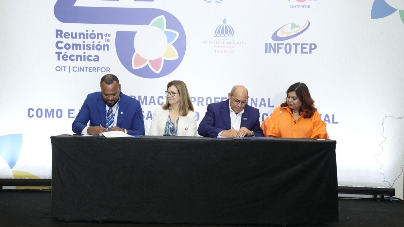 Santos Badía y Dos Santos firman el acuerdo