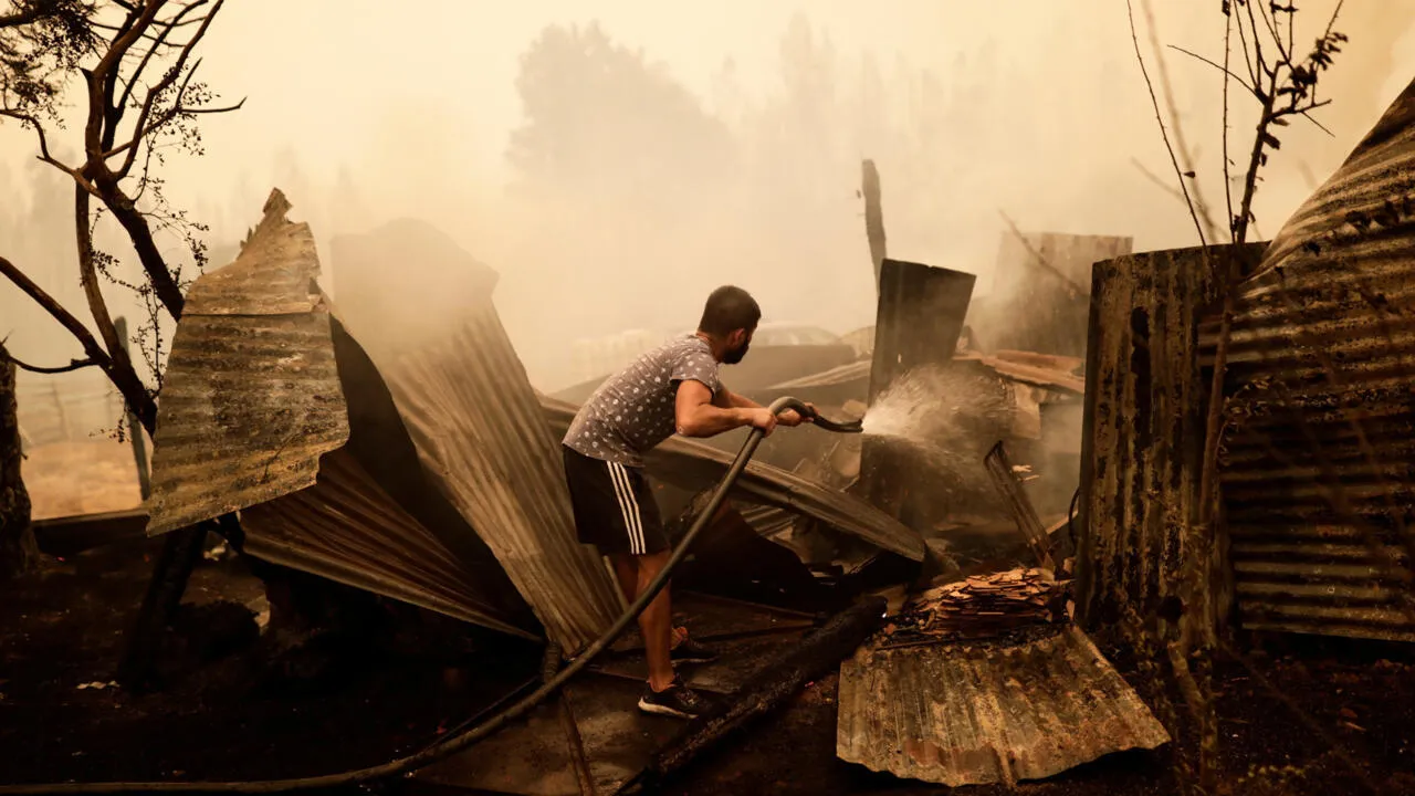 w1280-p16x9-2023-02-04T011021Z_1208882111_RC2U3Z9JZ60B_RTRMADP_3_CHILE-FIRE