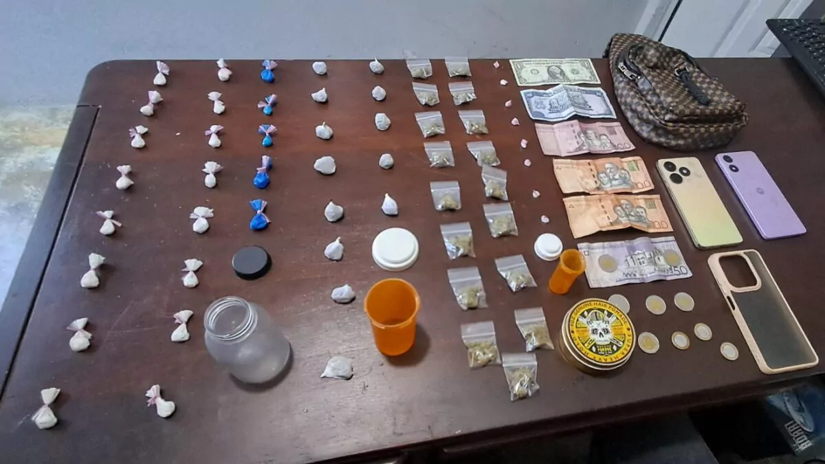 autoridades-ocupan-mas-de-dos-kilos-de-sustancias-presumiblemente-narcoticas-en-20261002-124651-ala2-1200x675