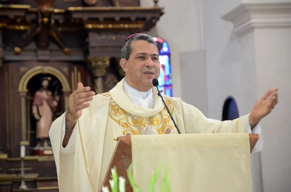 Mons.-Carlos-Tomas