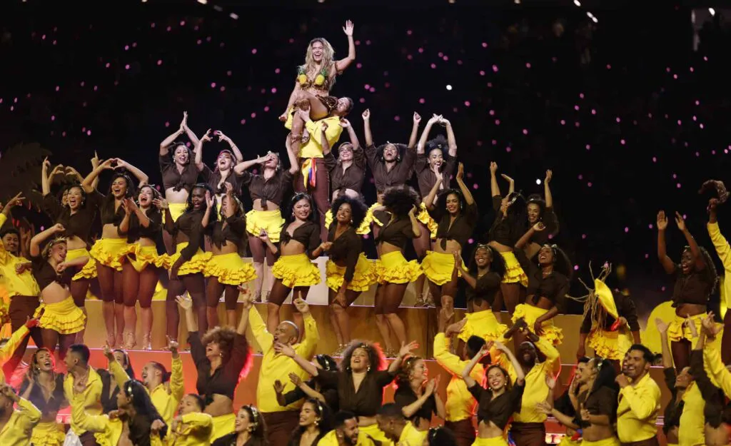 la-colombiana-karol-g-llena-de-ritmo-latino-el-descanso-de-la-nfl-en-sao-paulo-5-99eea037-1024x625