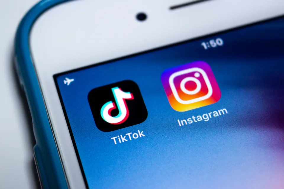 Que-significa-o45-o22-y-otros-codigos-numericos-en-Instagram-y-Tiktok-shutterstock_1798774669