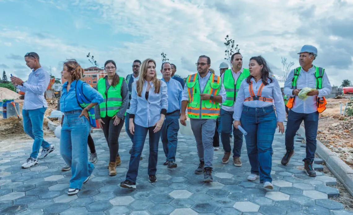 Carolina-Mejia-obras-Malecon-Deportivo-1140x694