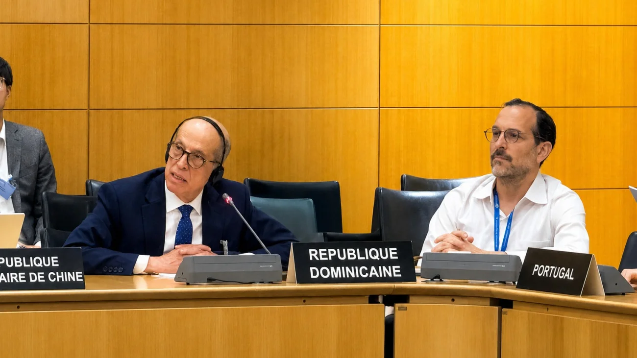 Max Puig, vicepresiente ejecutivo del CNCCMC junto al embajador dominicano en Francia