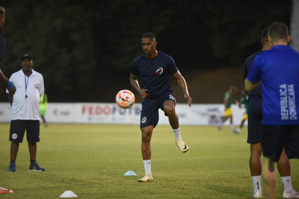 Junior-Firpo-enfocado-1024x684