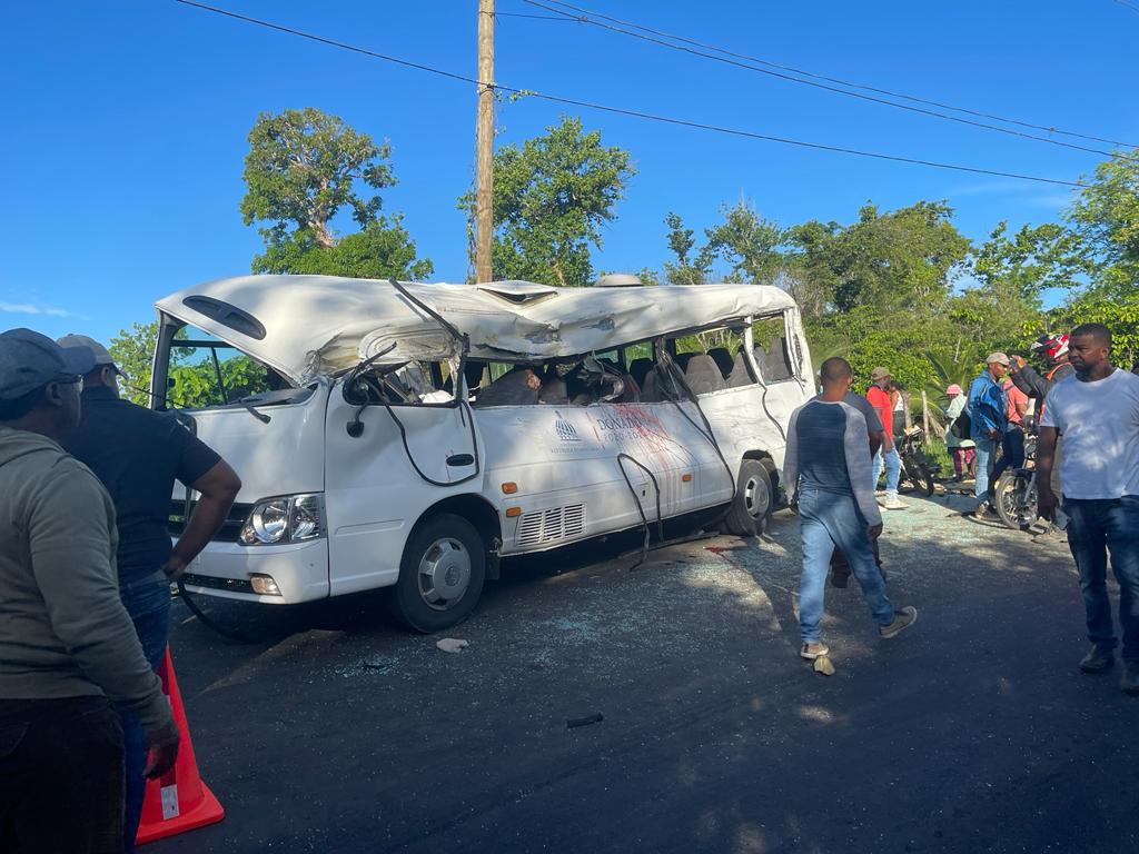 Autobus-Hato-mayor-