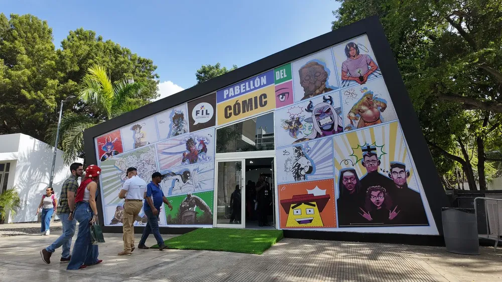 Pabellon-del-Comic-vuelve-a-brillar-en-la-Feria-del-Libro