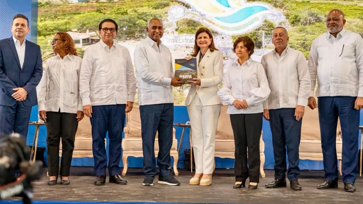 senador-julito-fulcar-presenta-plan-estrategico-desarrollo-6c45022e-focus-0-0-1200-675