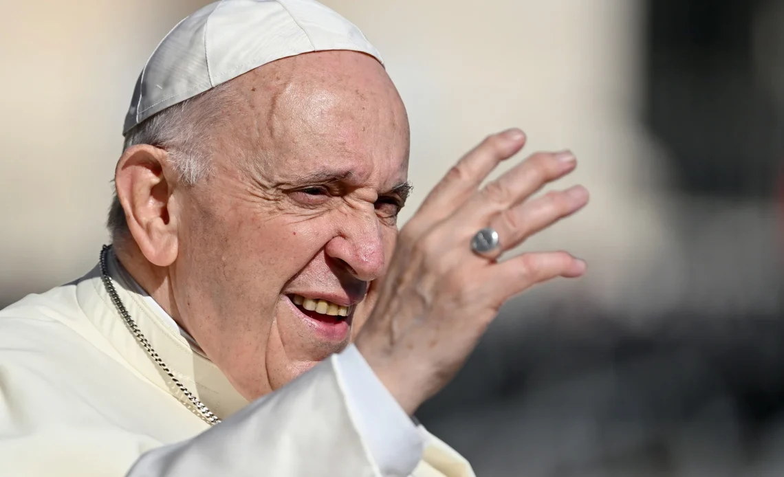 PAPA-fRANCISCO-1-1140x694