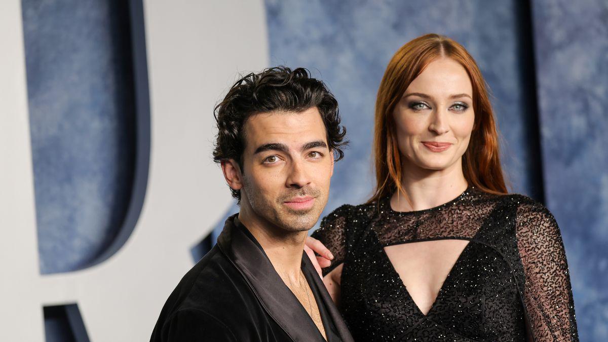 sophie-turner-joe-jonas-64f4b167103bd