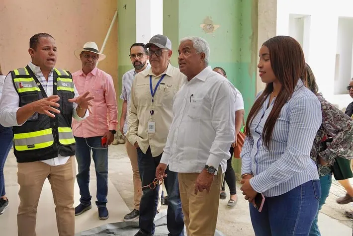 El Dr. Rafael Burgos Gómez, Director General de Bienes Nacionales @dgbnrdo y Ejecutivo Honorífic (4)