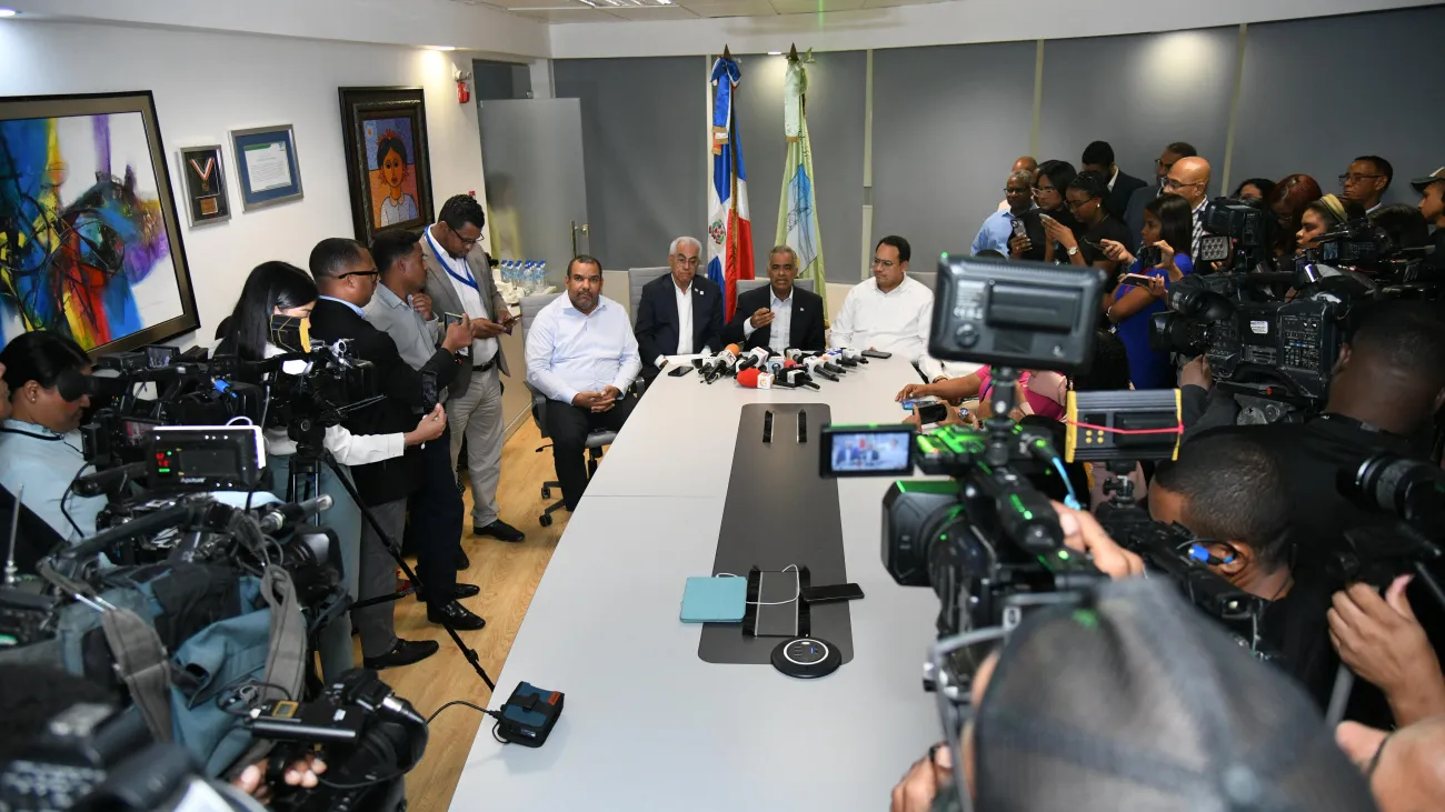 WhatsApp Image 2025-11-11 at 21.07.55 (2)