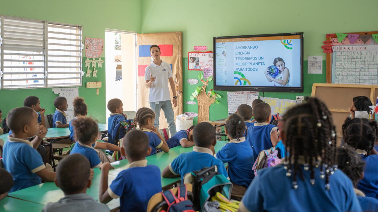 CNE promueve educacion en ahorro energetico