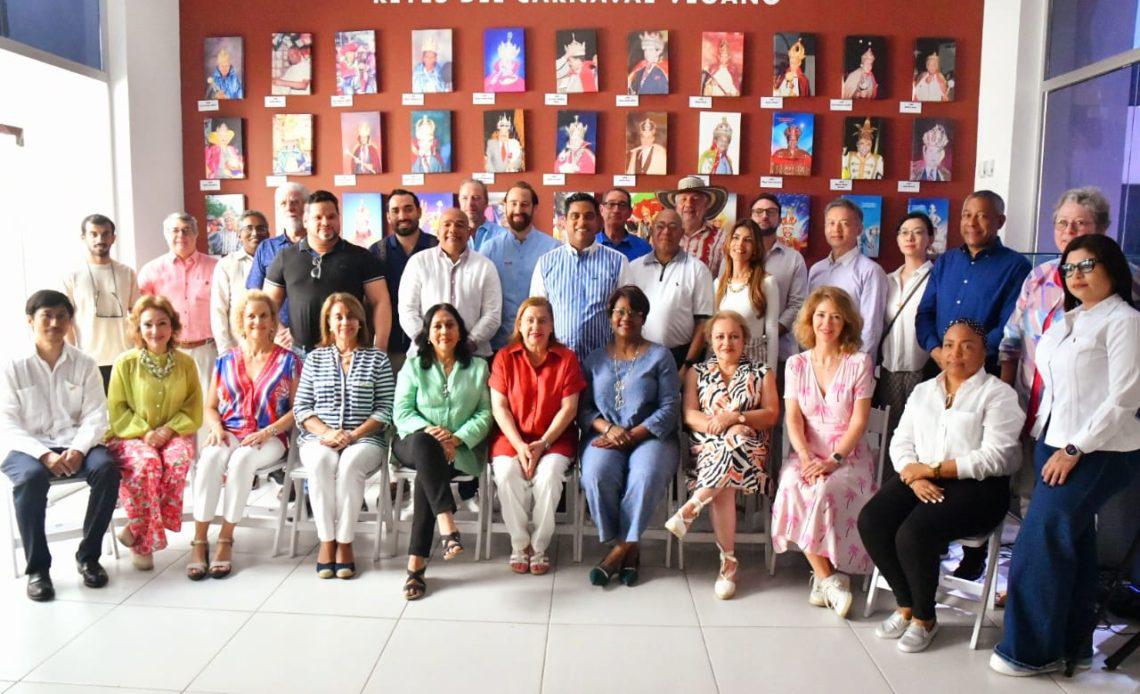 Embajadores-en-Carnaval-de-La-Vega-1140x694