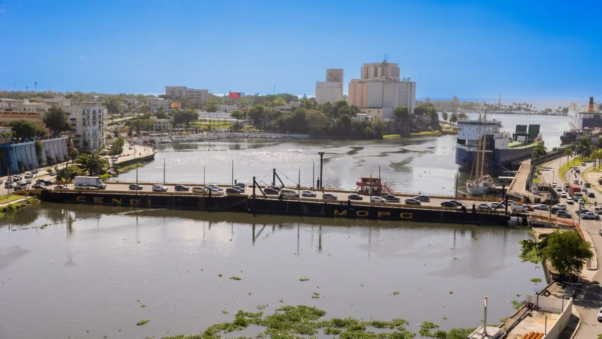 mopc-cerrara-temporalmente-el-puente-flotante-este-sabado-por-paso-de-embarcacio-20261023-162431-SgZB-1200x675
