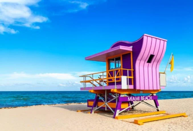 desde-el-1-de-enero-no-se-podra-fumar-en-la-playa-de-miami-beach-pero-con-una-excepcion