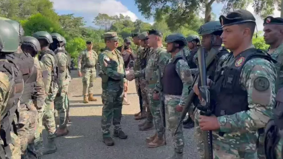 comandante-del-ejercito-supervisa-operaciones-durante-tres-dias-en-la-frontera-20260904-134405-Xn6V-1200x675