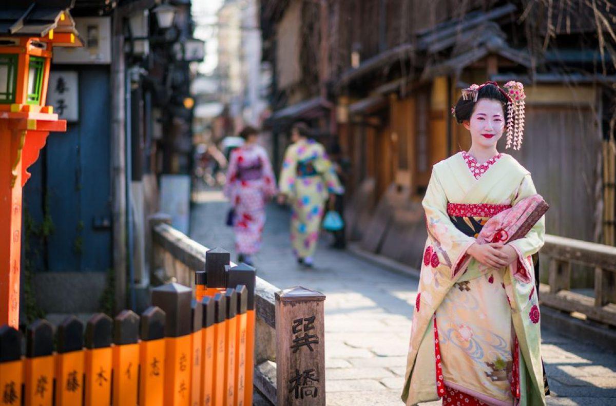 donde-ver-maikos-geishas-en-kioto-1200x791
