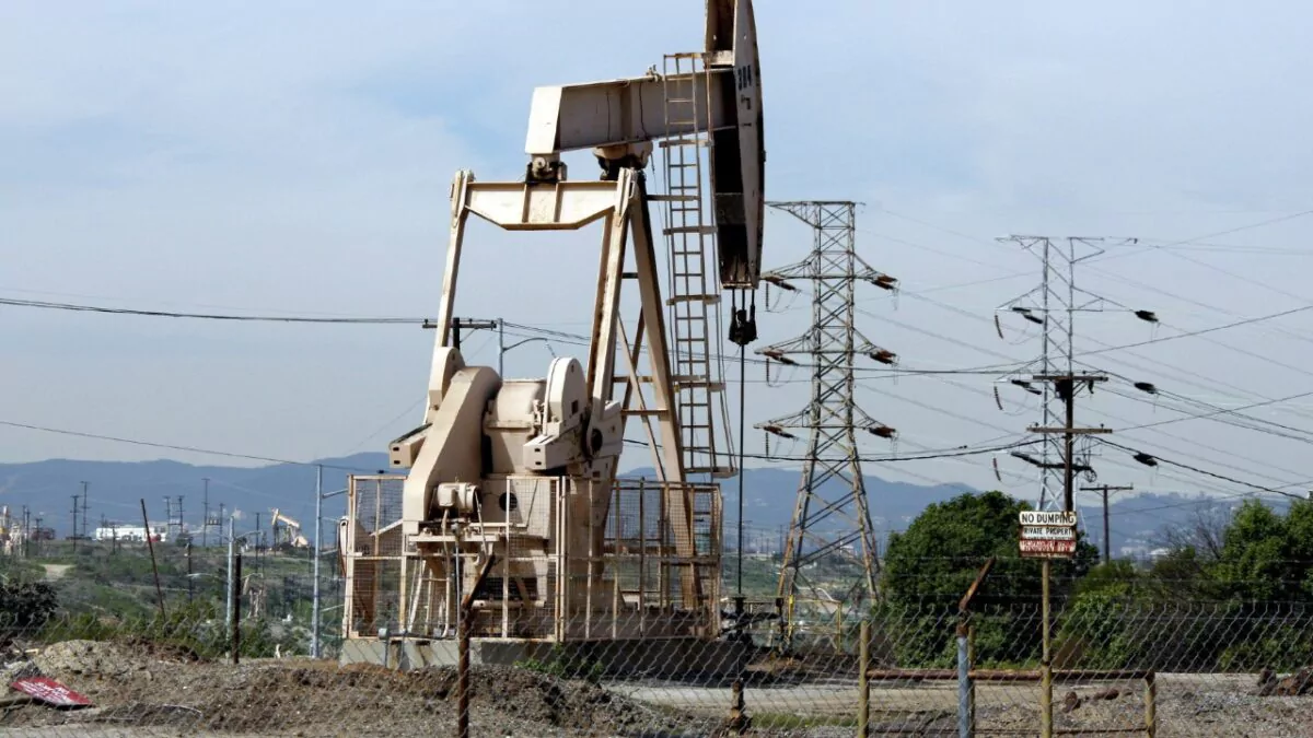 el-petroleo-de-texas-sube-un-1-48-hasta-90-70-dolares-pendiente-de-oriente-m-20260930-142229-UdSe-1200x675