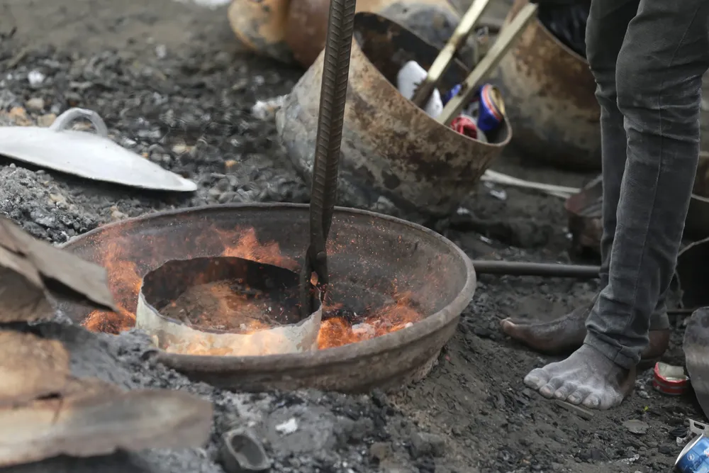 recycling-metal-lead-poisoning
