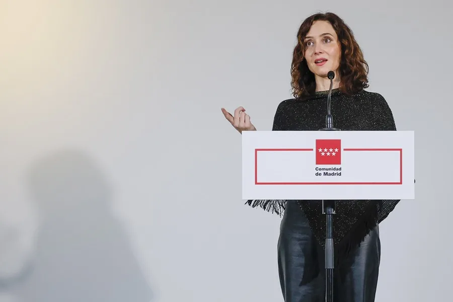 ayuso-julio-iglesias