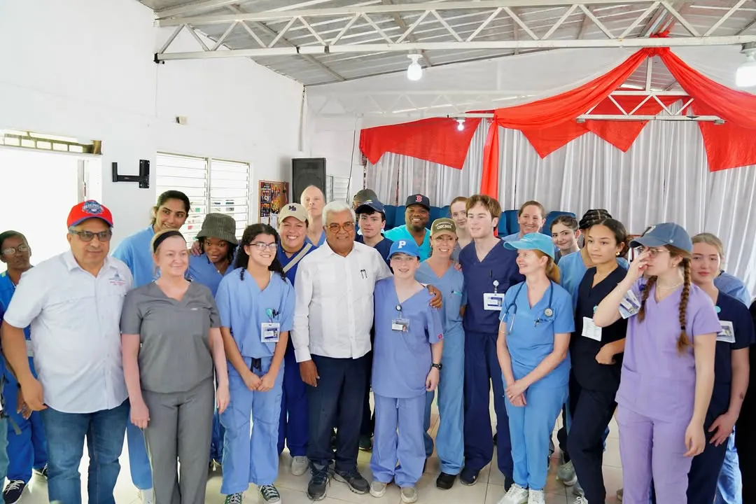 ¡Operativo Médico en Batey Alejandro Bass! La Dirección General de Bienes Nacionales y el Consejo Estatal del Azúcar (CEA-CORDE) realizaron ayer un exitoso Operativo Médico en Batey Alejandro Bass, San Pedro