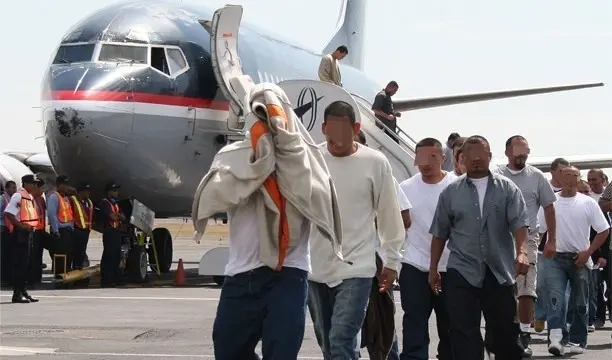 Unos-30-dominicanos-seran-deportados-de-EEUU-el-proximo-mes