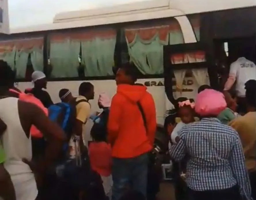 haitianos-retornan-889x694
