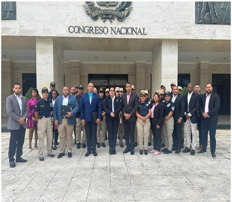 f8244f0b-54f6-4c6c-95af-b140bc8b1f33-1