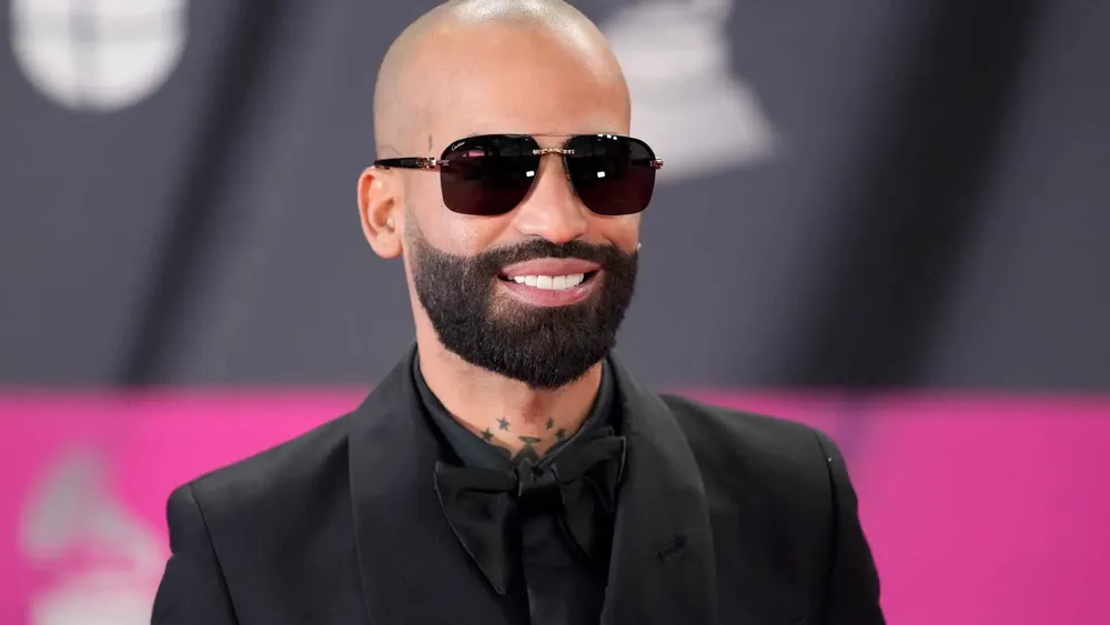 semana-anestesia-general-musica-clasica-en-directo-y-5-tatuadores-el-tributo-de-arcangel-a-su-hermano-fallecido-7 (1)