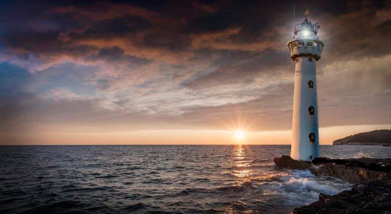 07-de-agosto-Dia-Mundial-de-los-faros-en-Revista-Marketing