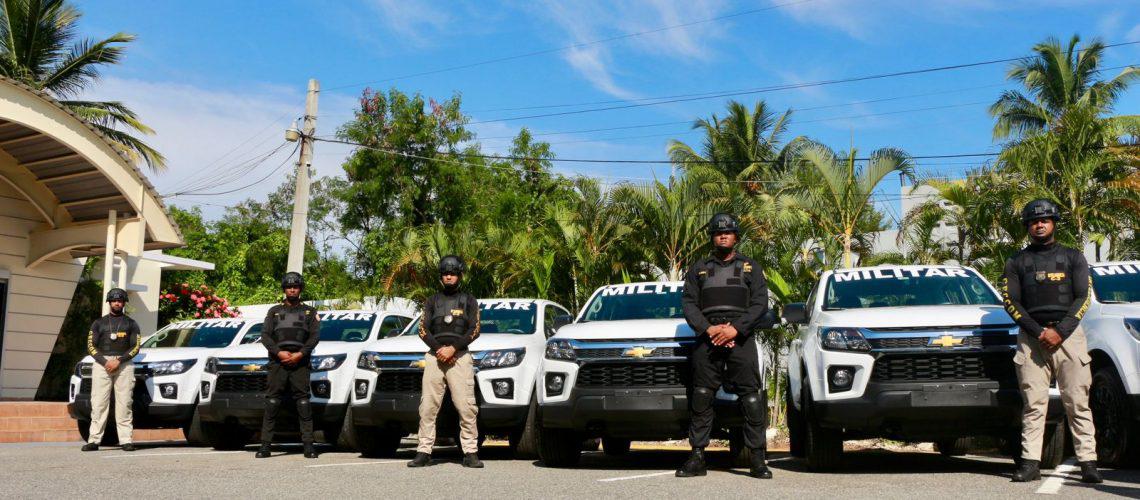 Industria-y-Comercio-entrega-camionetas-al-CECCOM-para-fortalecer-sus-operaciones-contra-el-contrabando-3-qt9uojitjouhubwuctjfxb3kibrxieh94fw0a9fhqg